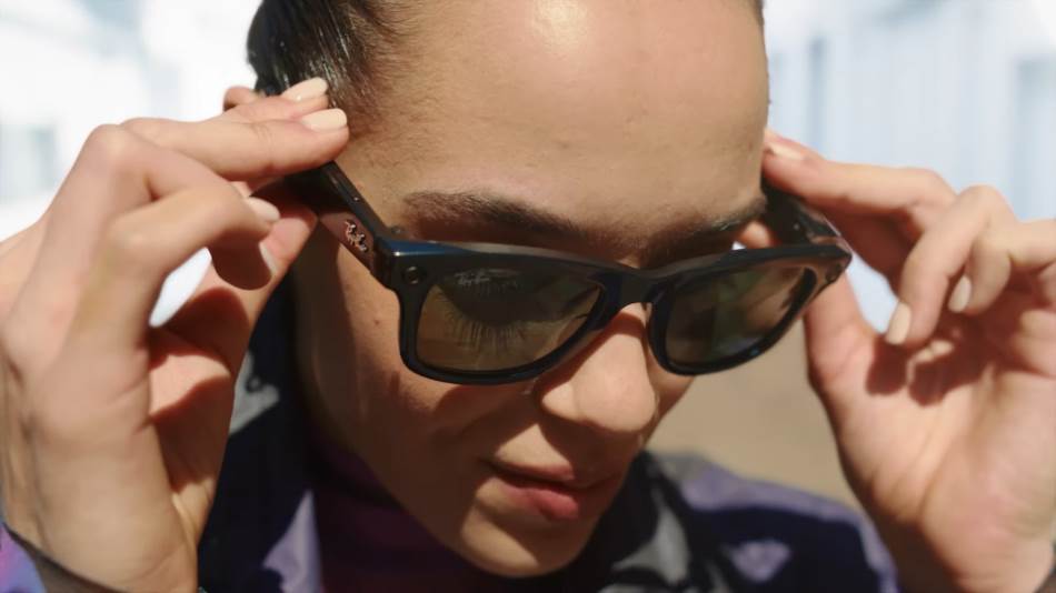 Facebook Ray Ban Stories Wayfarer model