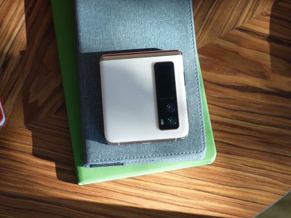 TCL Project Chicago savitljivi telefon