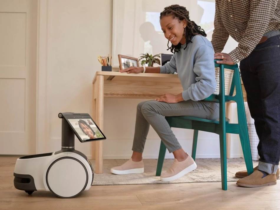 Robot Astro Amazon kompanije opis, slike, video i privatnost