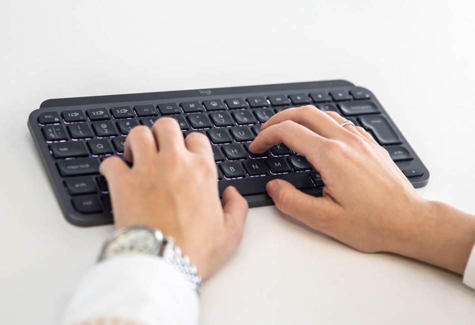 mx-keys-mini-stefan-stojanović-26.jpg