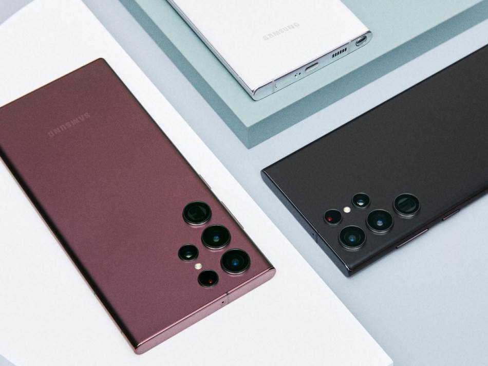 Samsung Galaxy S22 Ultra sa S Pen slike