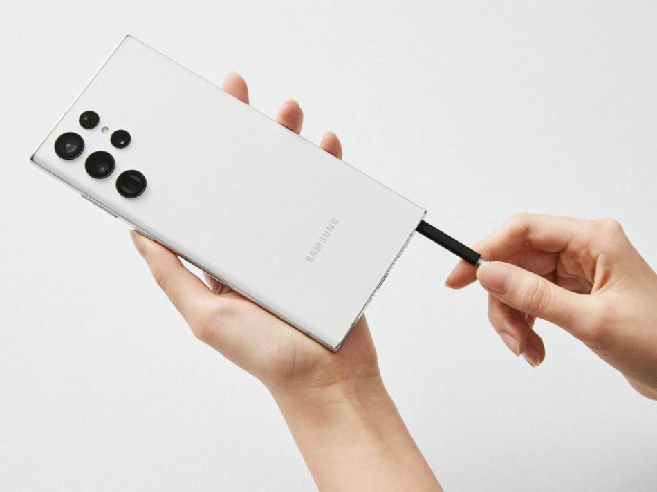 Samsung Galaxy S22 Ultra ili IPhone 13 koji je bolji