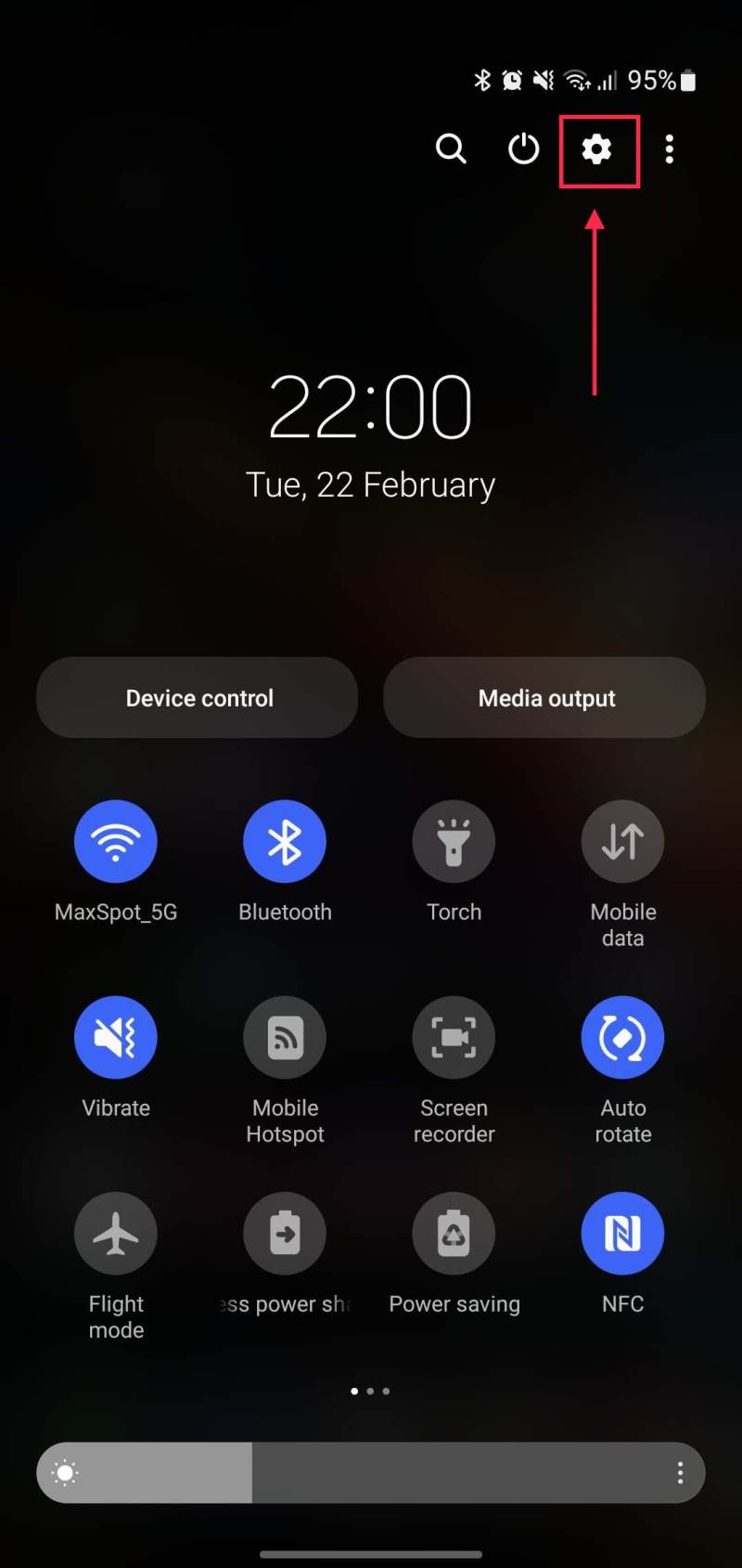 Prečica do podešavanja u gornjem desnom uglu dela sa obaveštenjima