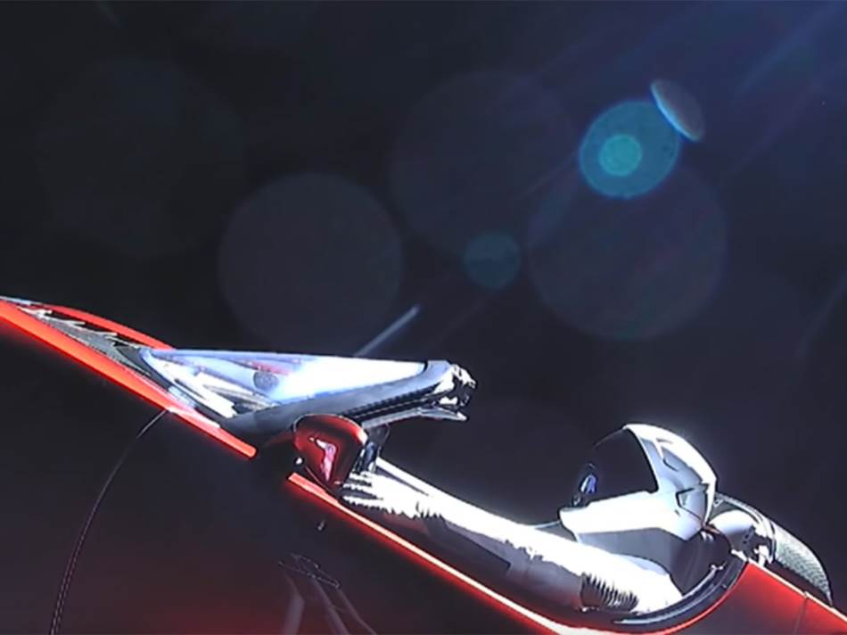 Tesla Roadster u svemiru