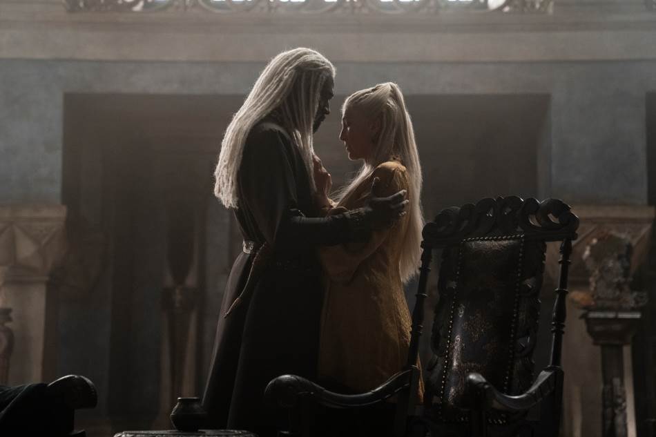 Stiv Tuson je lord Korlis Velarijon i Ive Best je princeza Renis Targarijen.jpg