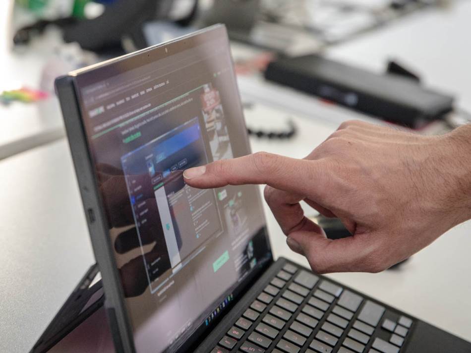 ASUS ROG Flow Z13 (9).jpg