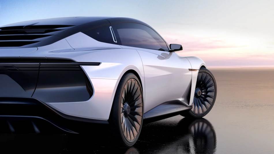 DeLorean Alpha 5 2.jpg