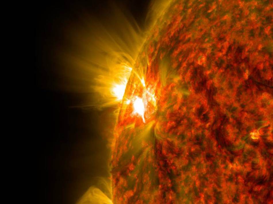 Kako nastaju solarne oluje