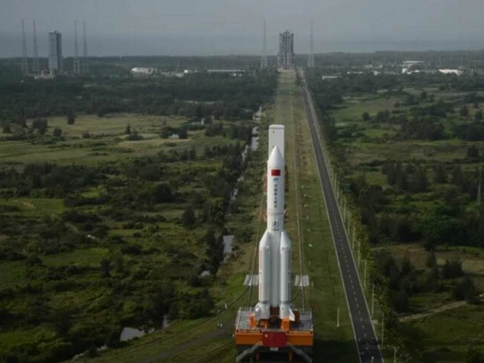 Kineska raketa Long March 5B 3.jpg