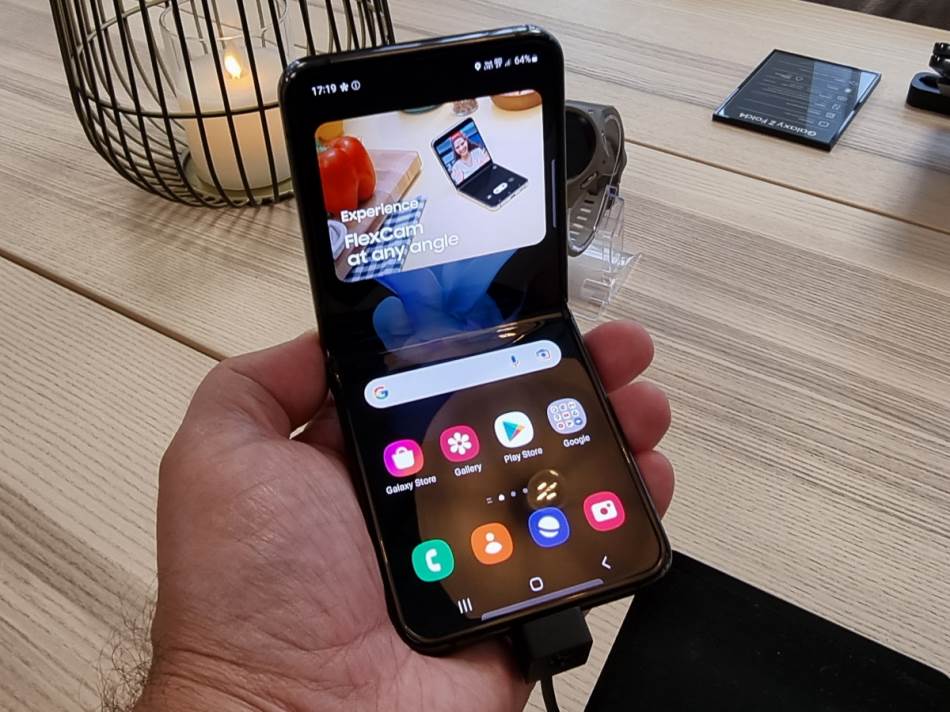 Samsung Galaxy Z Flip4 Uživo Slike 13.jpg