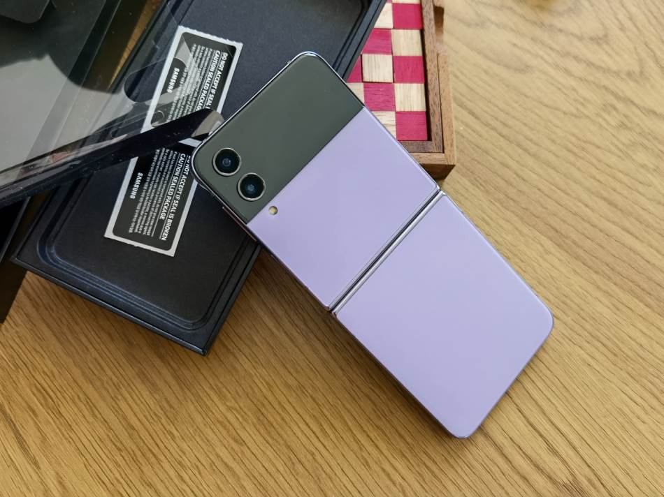 Samsung Galaxy Z Flip4 Slike Uživo (16).jpg