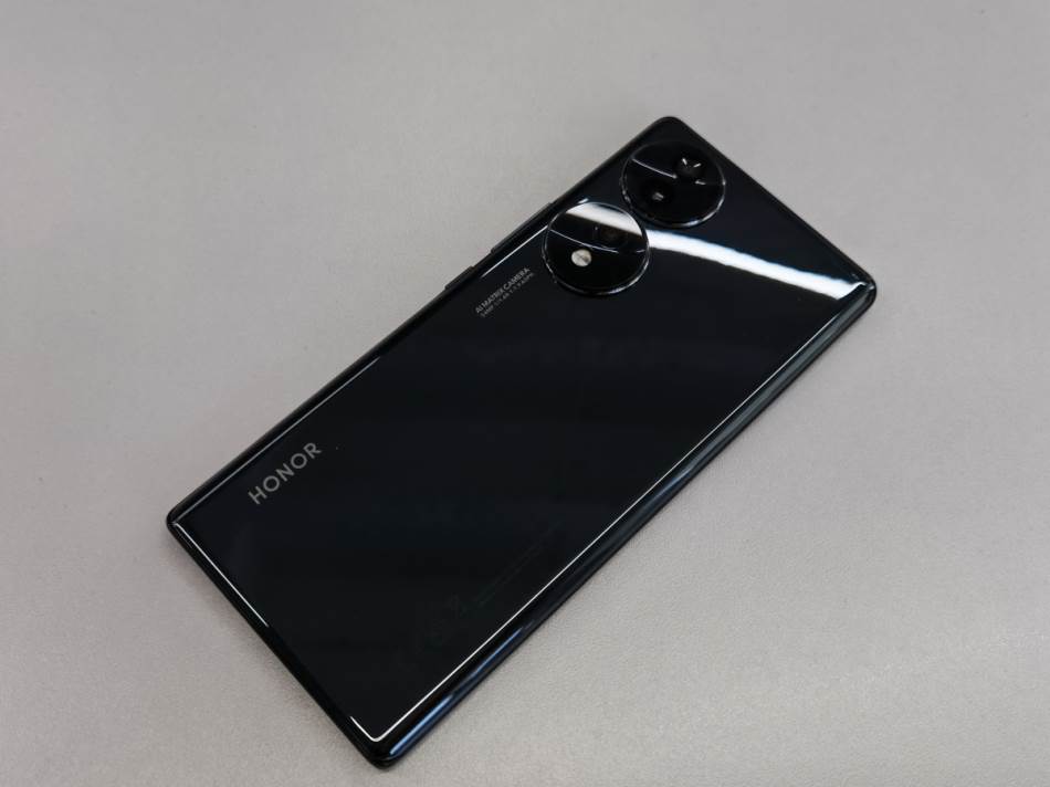 HONOR 70 (1).jpg