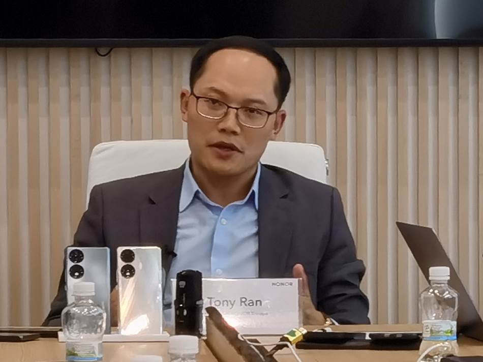 Toni Ran HONOR intervju 2.jpg