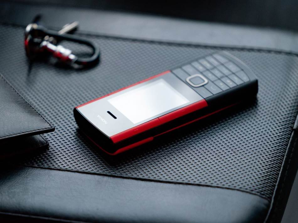 Nokia 5710 XA (4).jpg