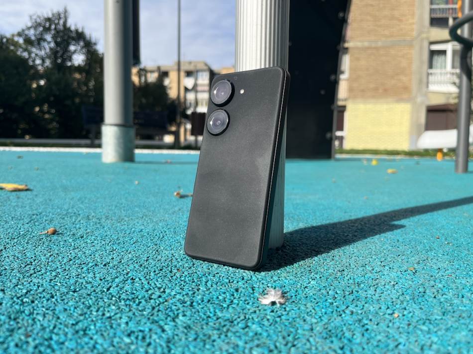 Asus Zenfone 9 2.JPG