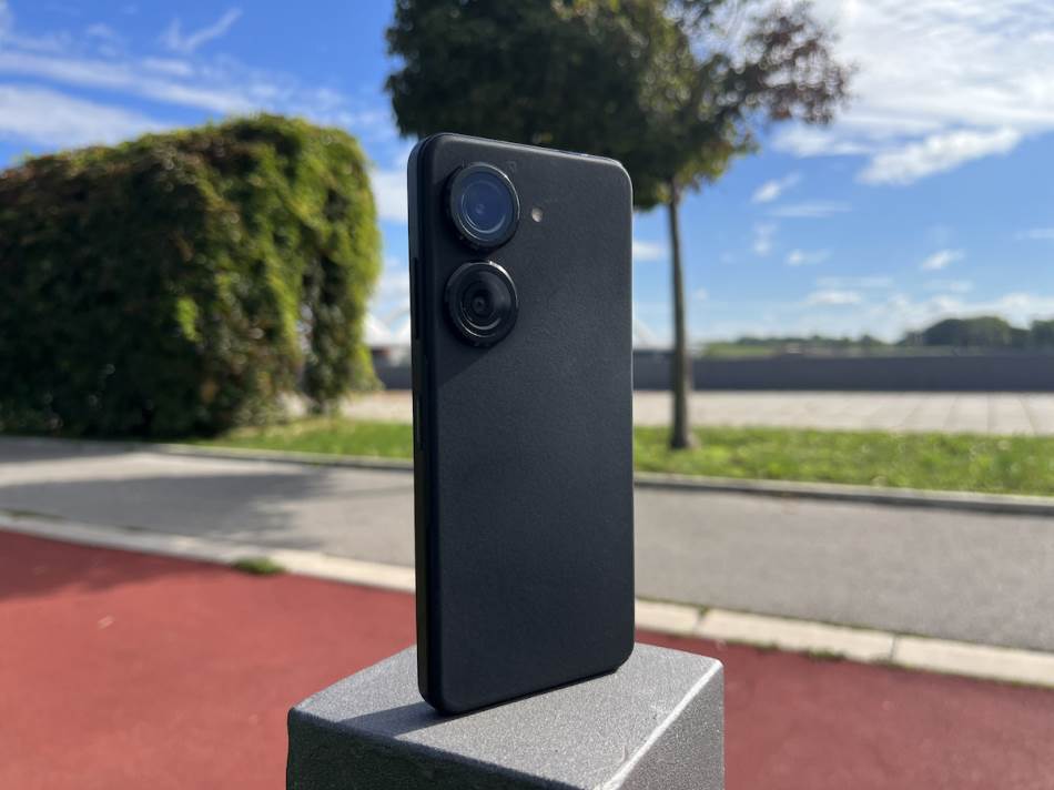 Asus Zenfone 9 test, cena i specifikacije