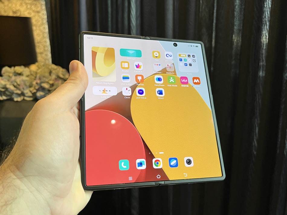 vivo X Fold Plus i iQOO 10 Pro predstavljeni u Srbiji