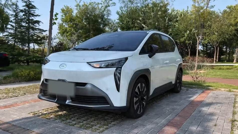 2022 GAC Aion Y in-depth Walkaround 0-2 screenshot.jpg