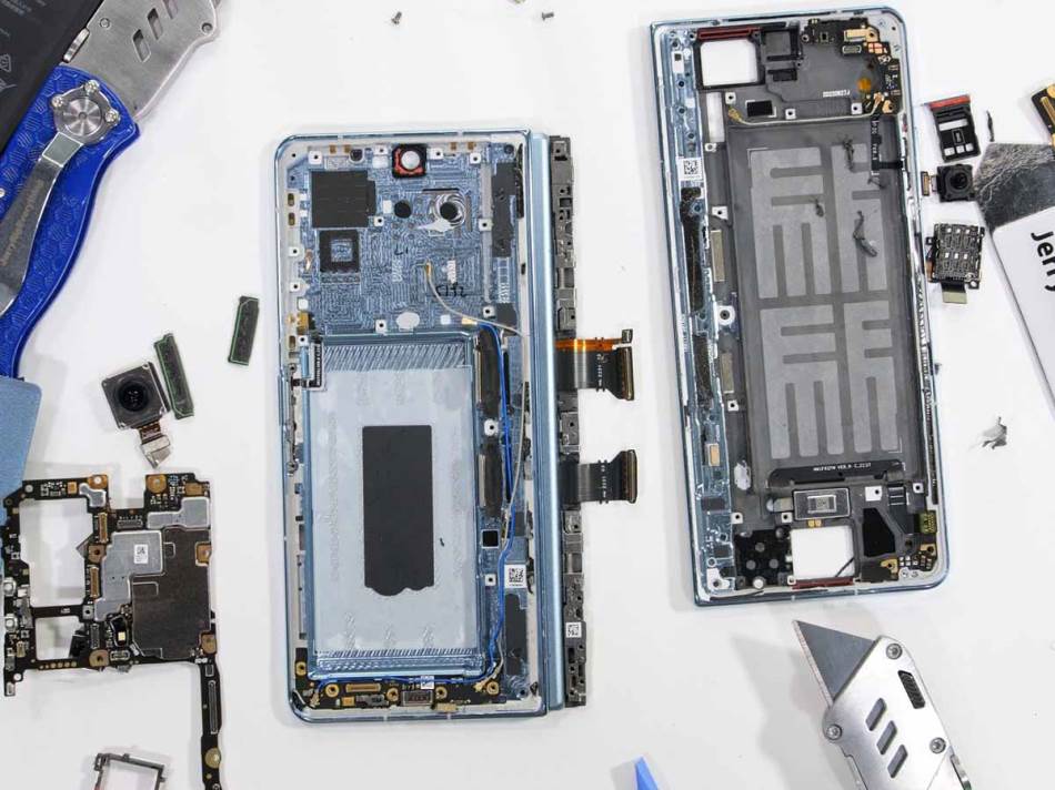 JerryRigEverything rastavio Honor Magic Vs telefon na preklop