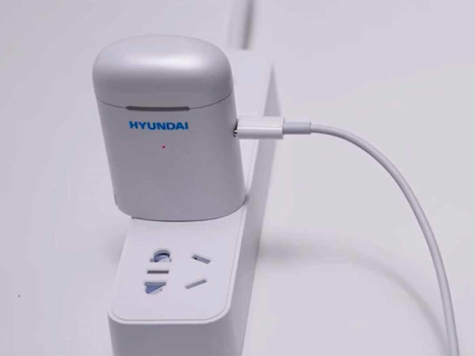 Hyundai punjač slušalice 5.jpg