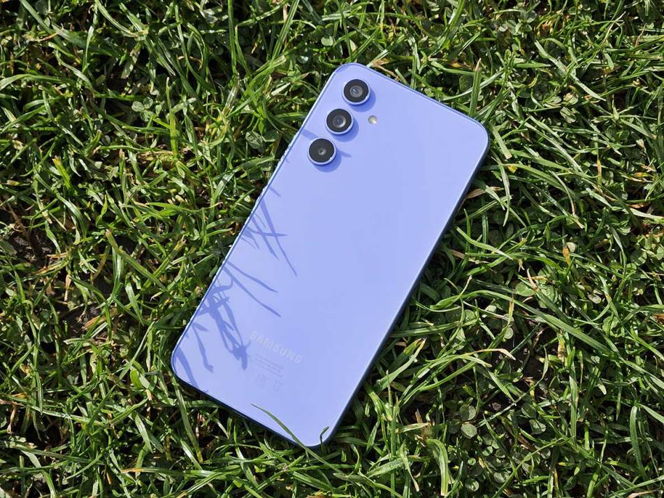 Samsung Galaxy A54 izgled 3.jpg