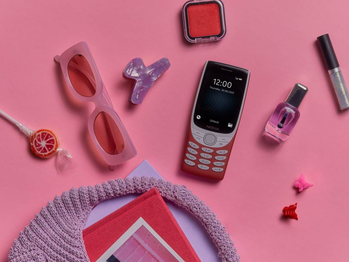 Nokia 8210 4G_Red.jpg