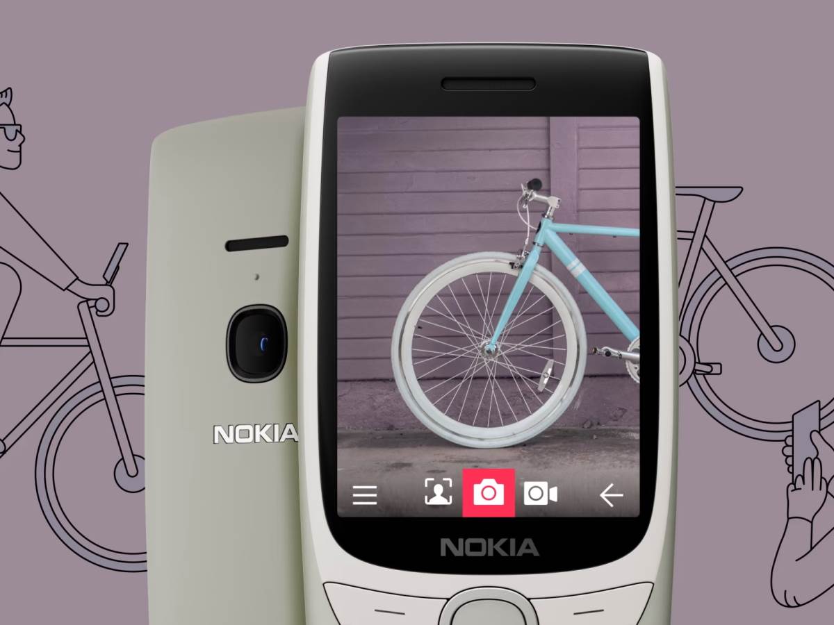 Nokia_8210_4G 4.jpg
