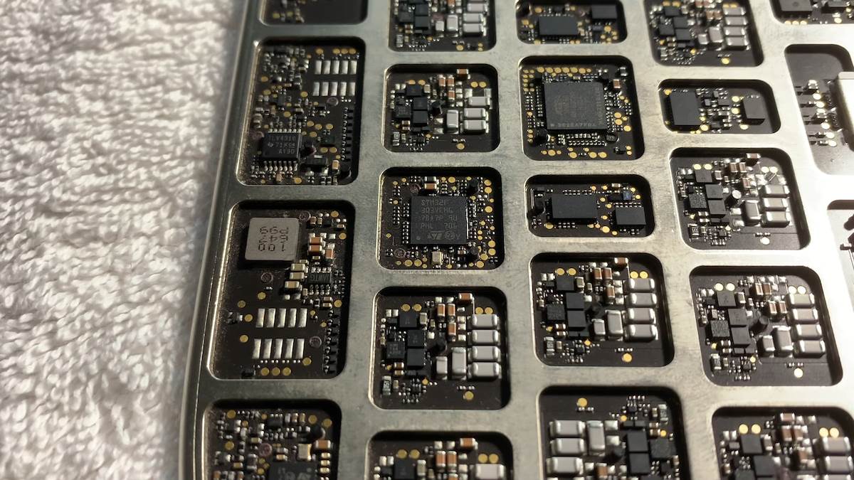 Apple AirPower Prototype - Now Working! 4-15 screenshot.png