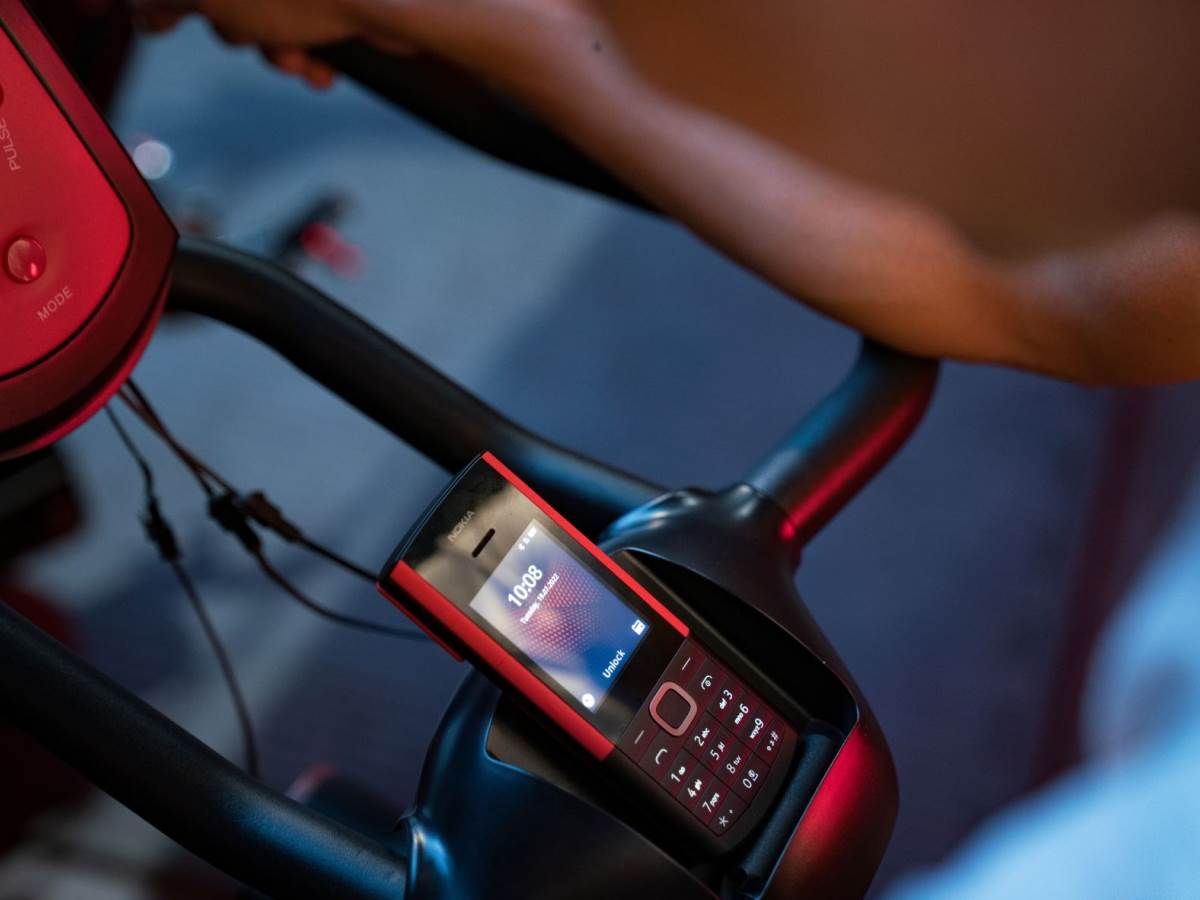 Nokia 5710 XA (1).jpg