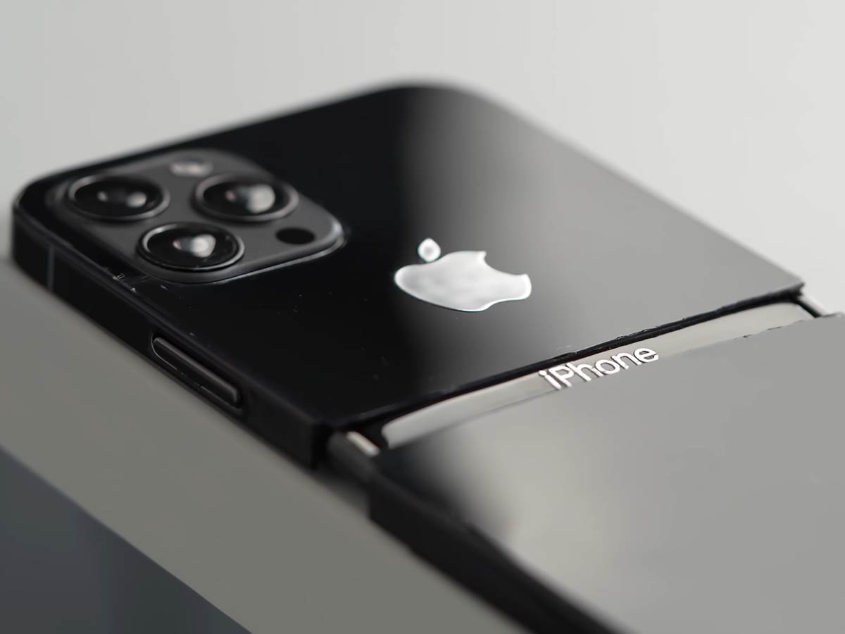 iPhone folding phone [KJMX] review iPhoneV 300 Days 15-23 screenshot.png