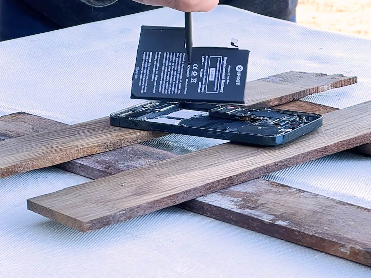 Everything You Need to Know About Exploding Batteries 1-38 screenshot.jpg