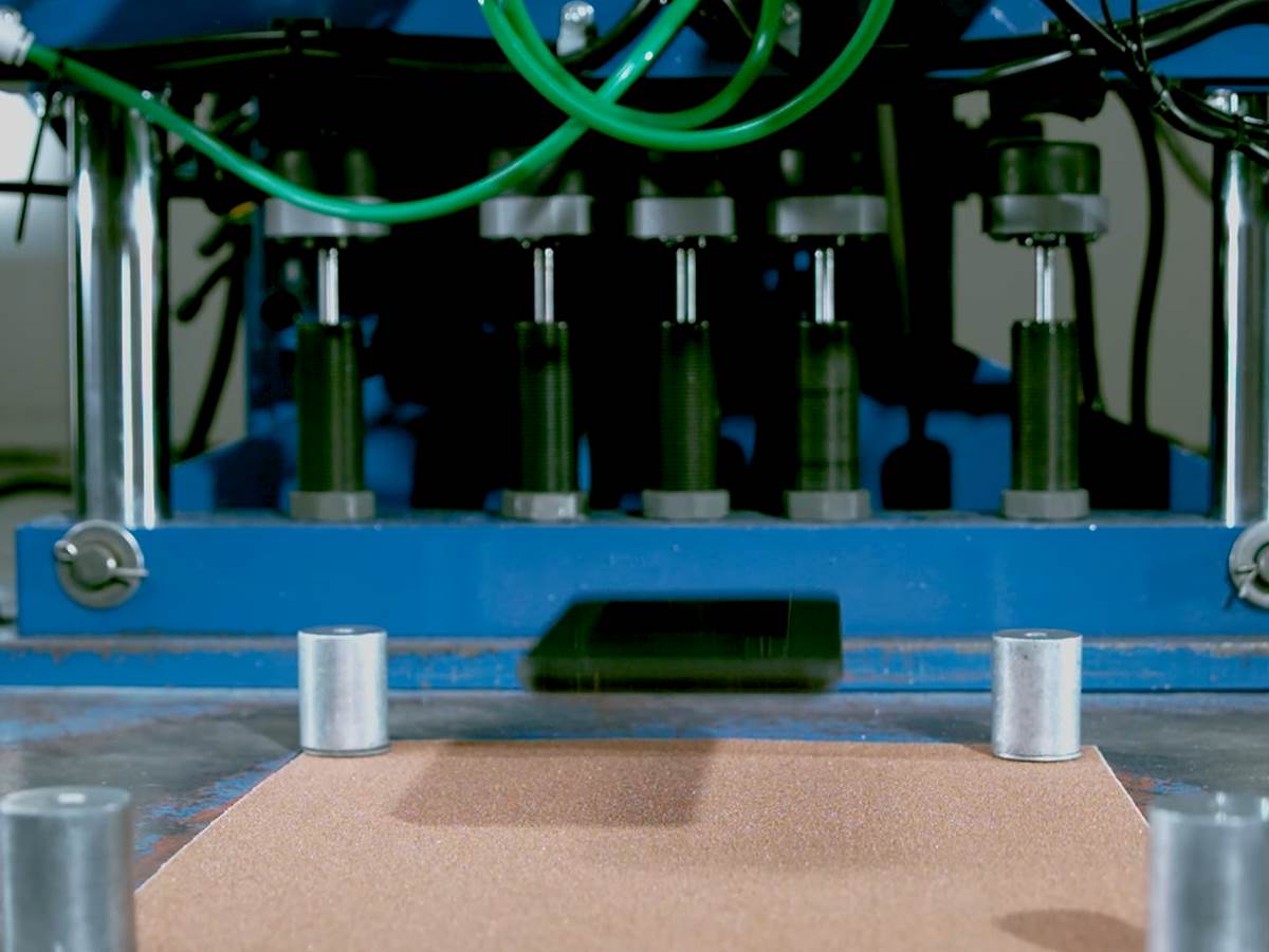 Corning® Gorilla® Glass Victus® 2 Drop Tower Test on Simulated Concrete 0-34 screenshot.png