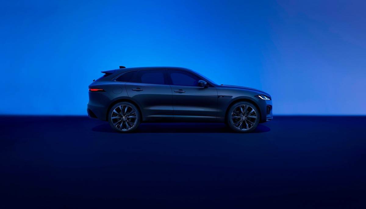 2024 Jaguar F-Pace P400e 1.jpg