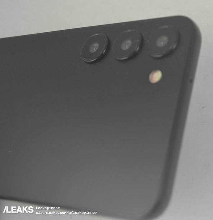 samsung-galaxy-s23-and-s23-plus-dummies-units-leaked-145.jpg