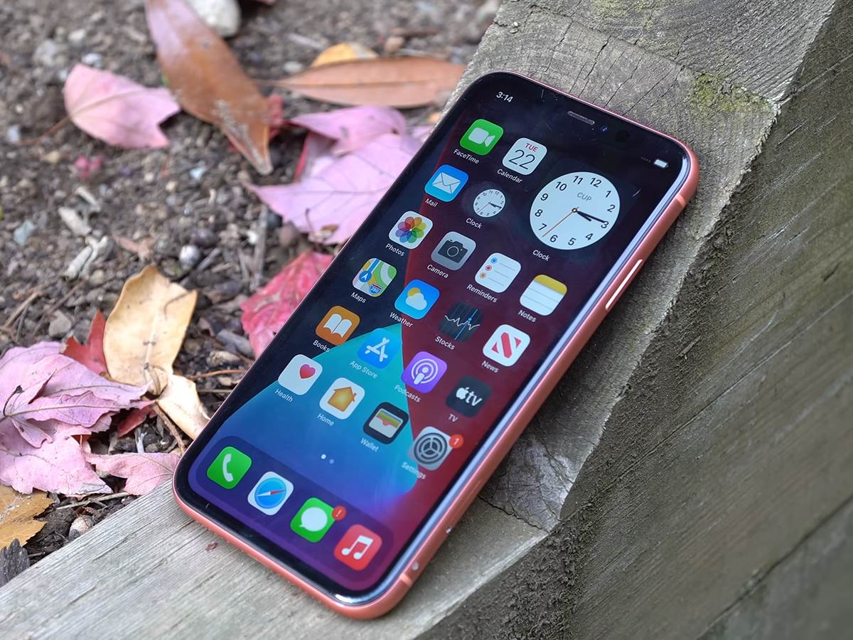 iPhone XR in 2022 - worth it_ (Review) 4-44 screenshot.png