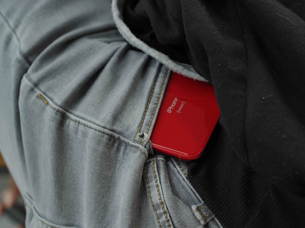 iPhone XR Review_ No Need to Panic! 2-59 screenshot.png