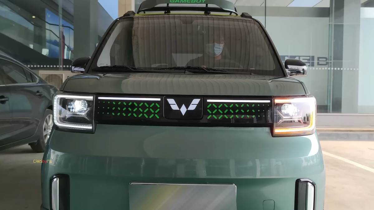 2022 _Wuling Hongguang Mini EV in-depth Walkaround 2-0 screenshot.png