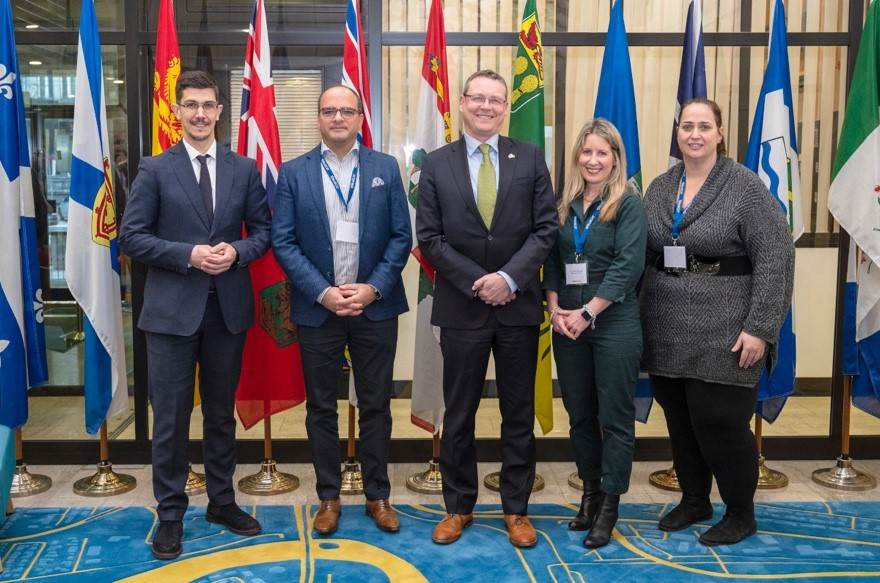 Blue Cat sa kanadskim ambasadorom (1).jpg