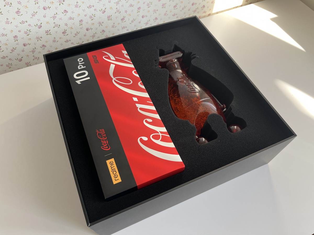 realme 10 Pro Coca Cola otpakivanje 3.jpeg