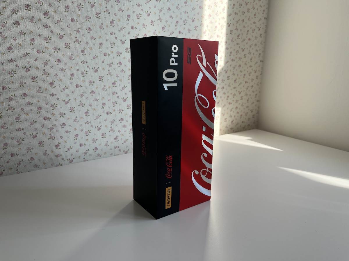 realme 10 Pro Coca Cola otpakivanje 4.jpeg