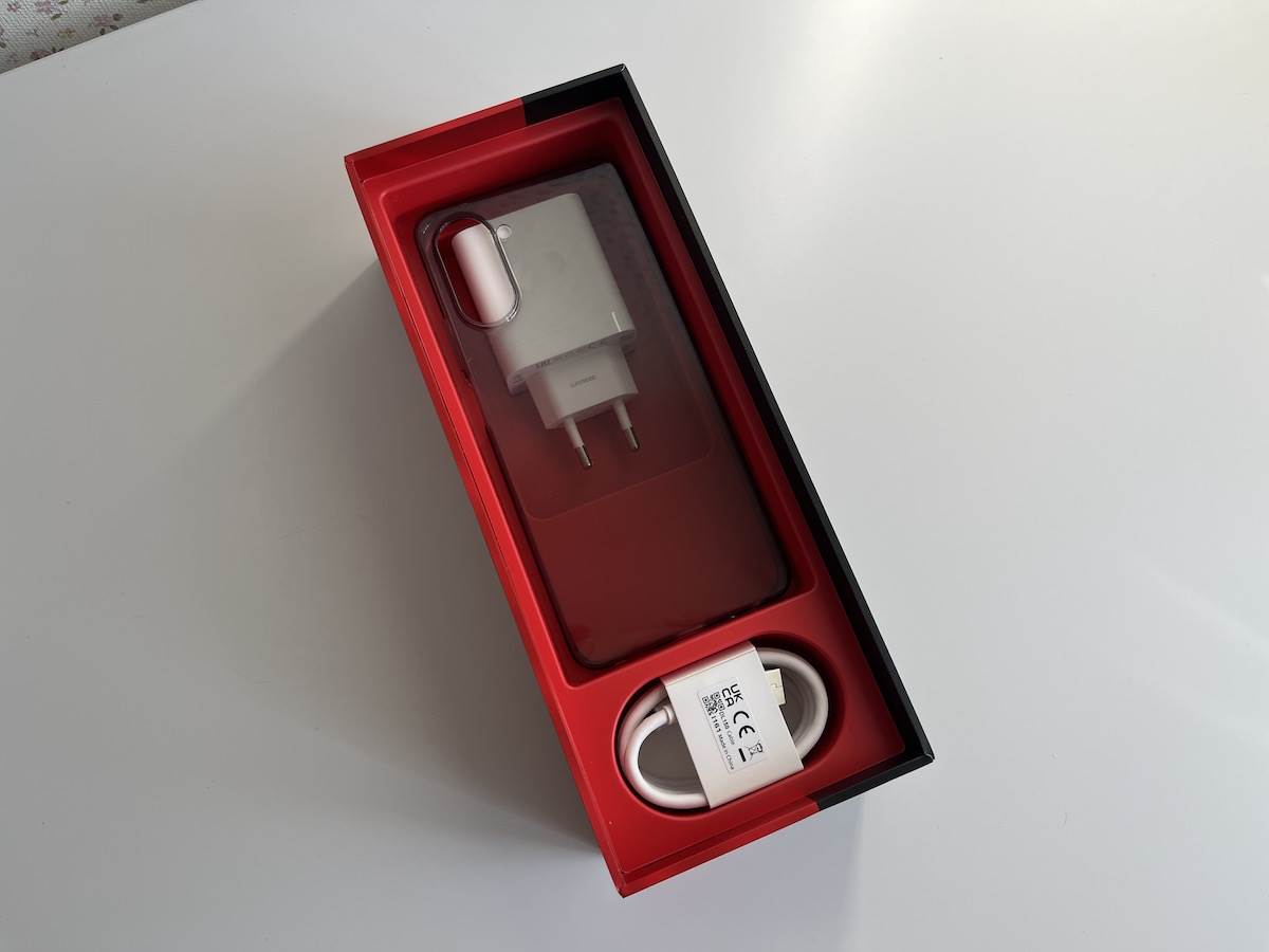 realme 10 Pro Coca Cola otpakivanje 8.jpeg