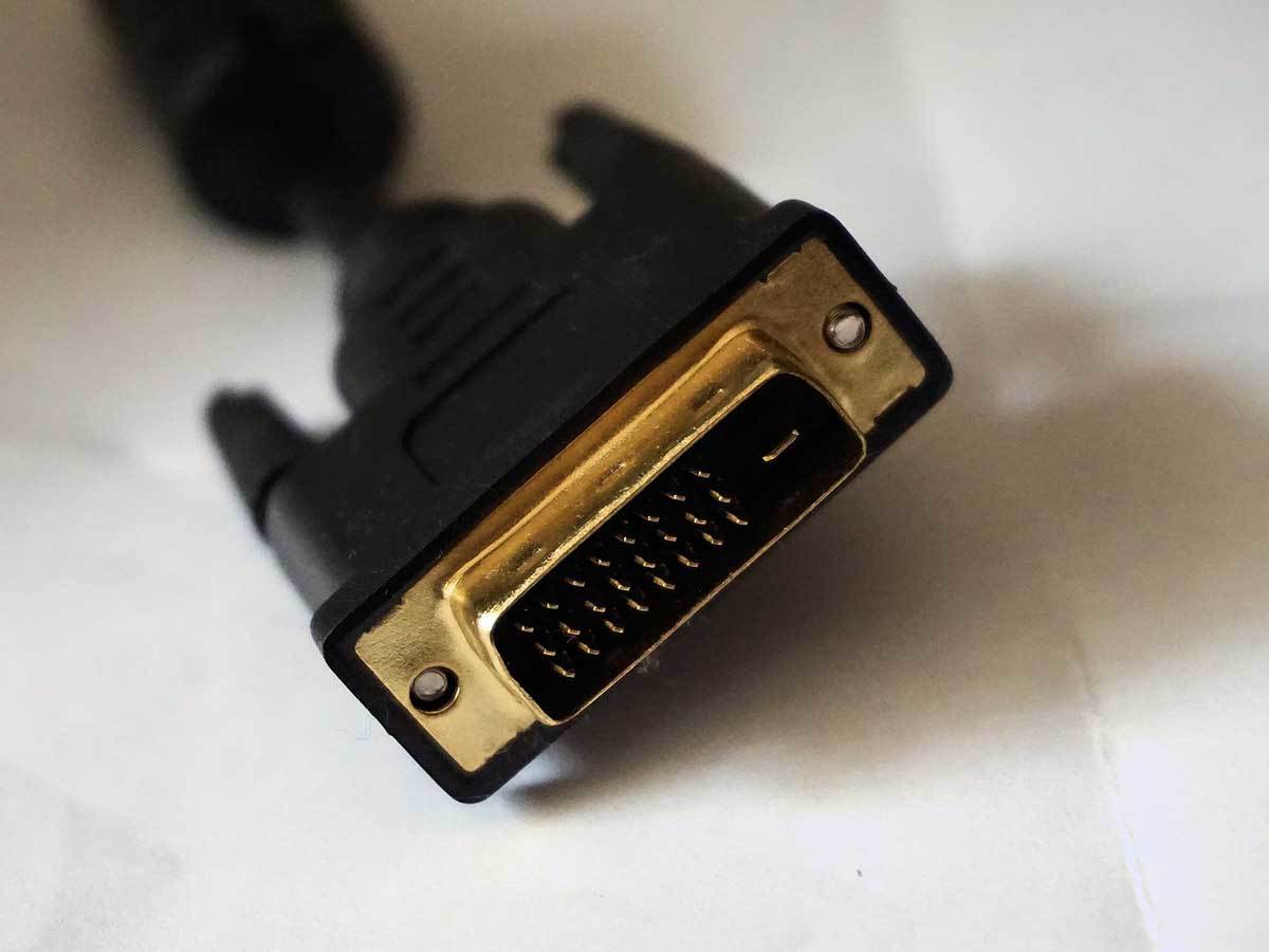 dvi kabl.jpg