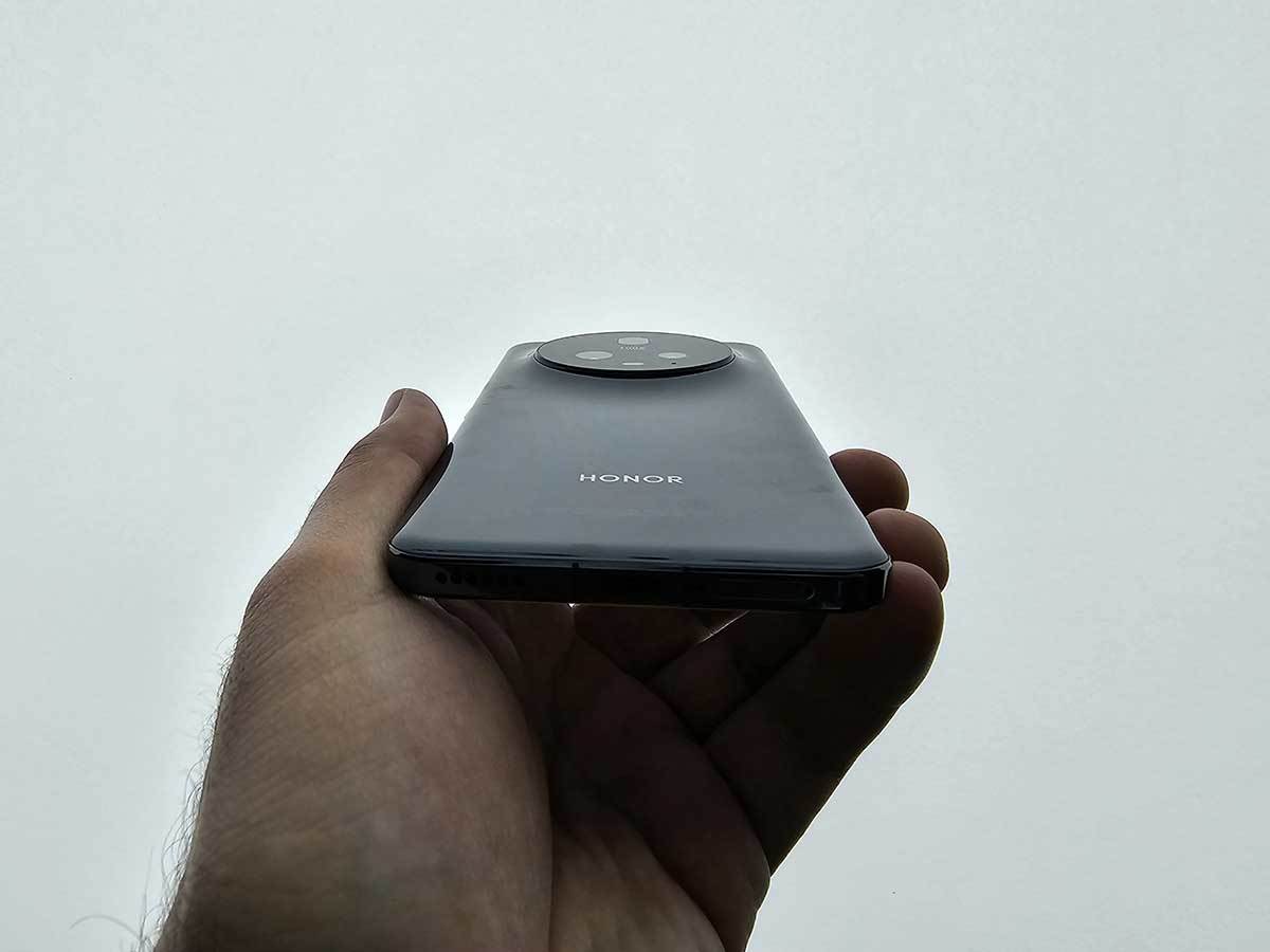 HONOR Magic5 Pro 6.jpg