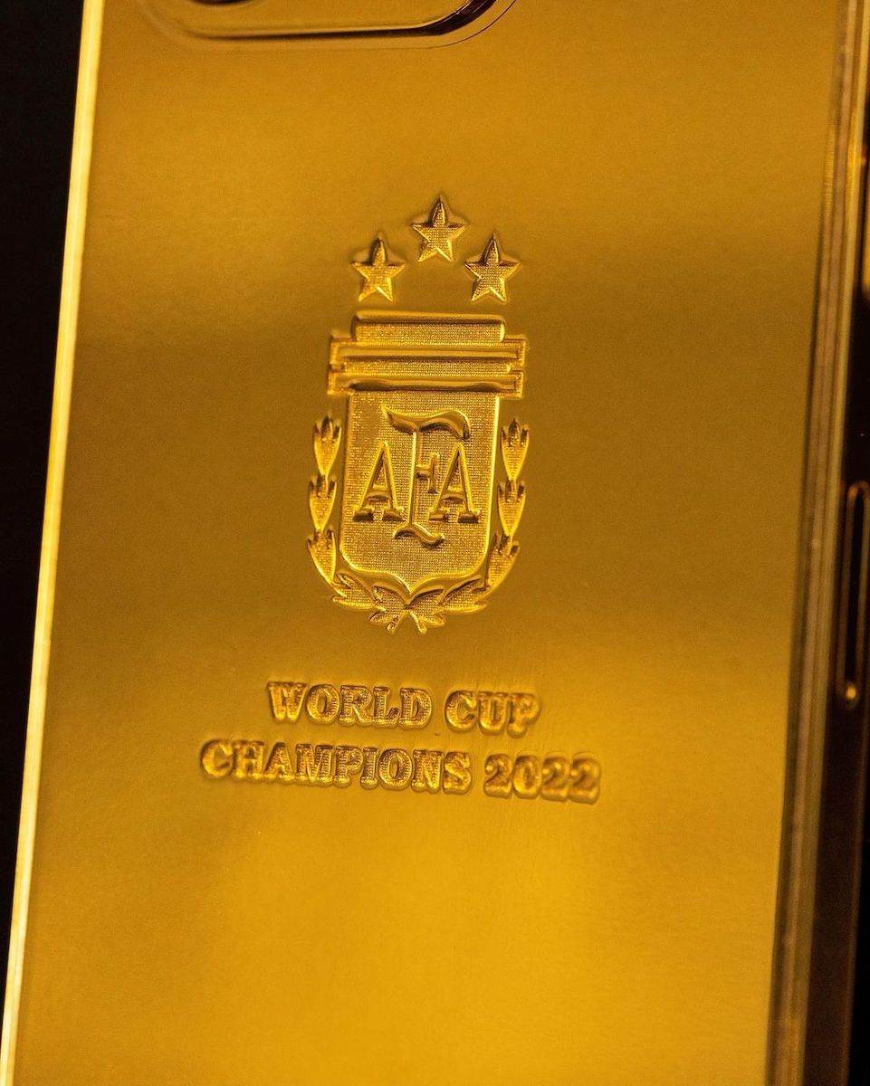 Mesi zlatni iPhone Pro 10.jpg