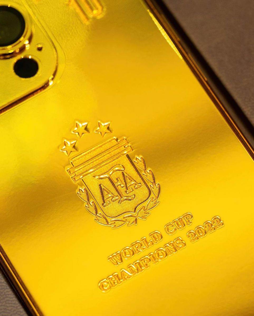 Mesi zlatni iPhone Pro 2.jpg