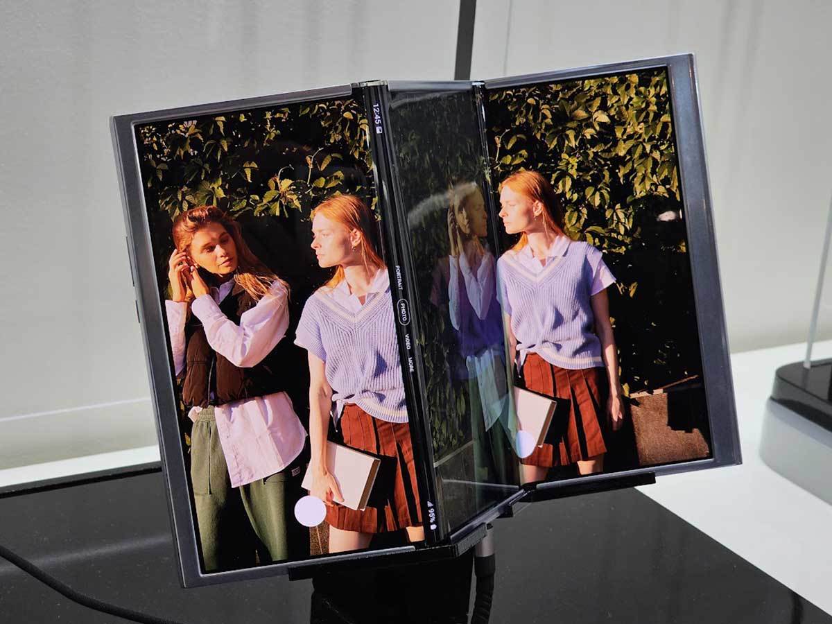 Samsung Display Flex S 3.jpg