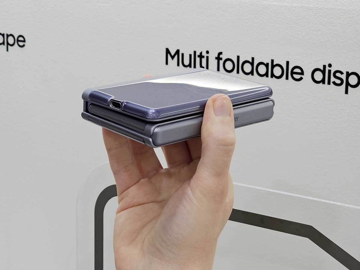 Samsung Display Flex G 1.jpg