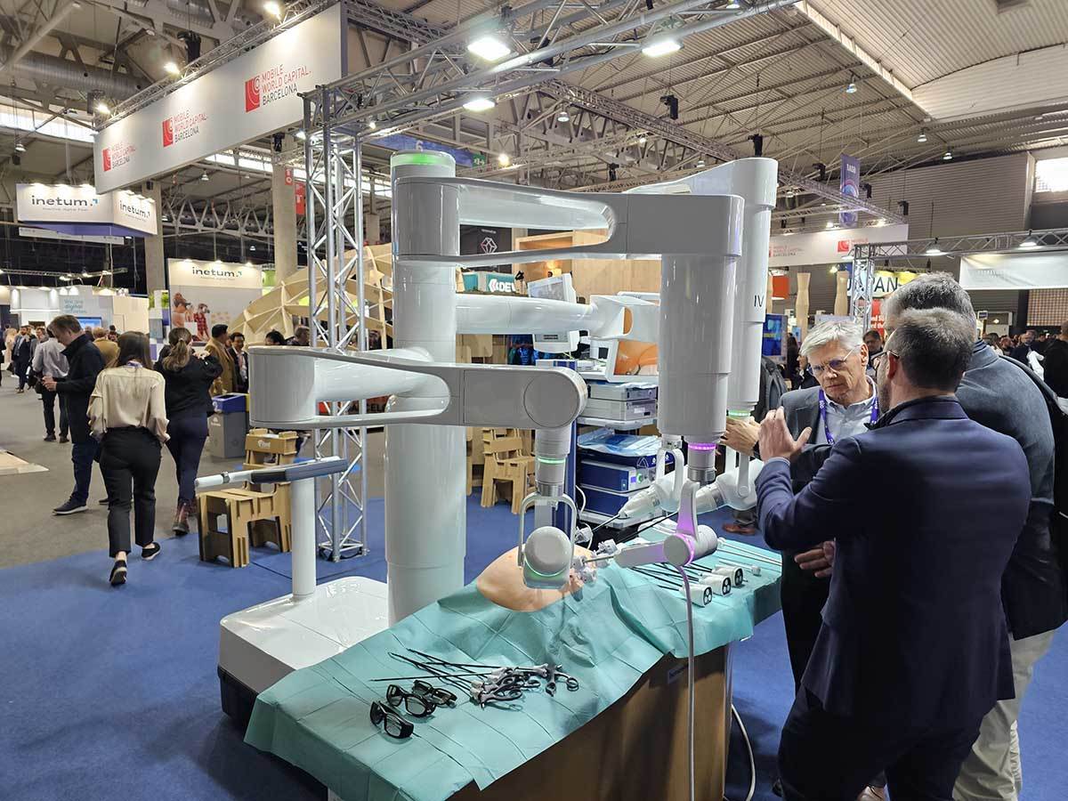 Bitrack hirurški robot 3.jpg