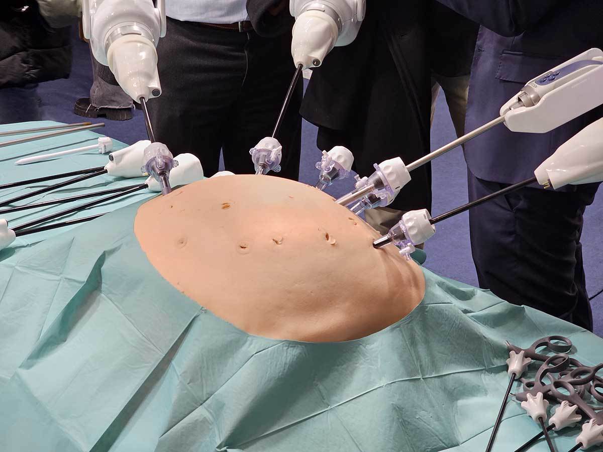 Bitrack hirurški robot 1.jpg