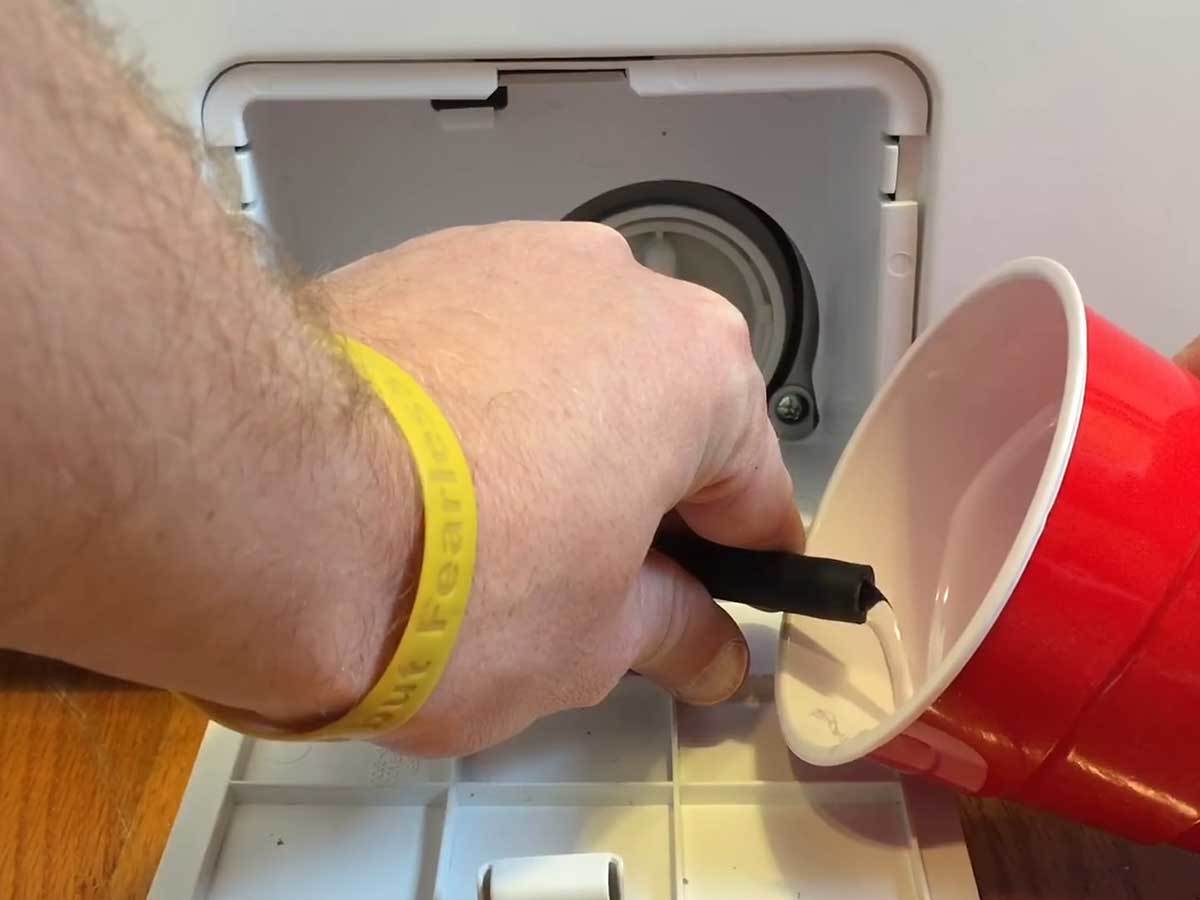 Čišćenje filtera veš mašine 5.jpg